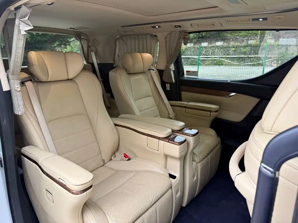 Toyota Alphard 2018 3.5L Luxury