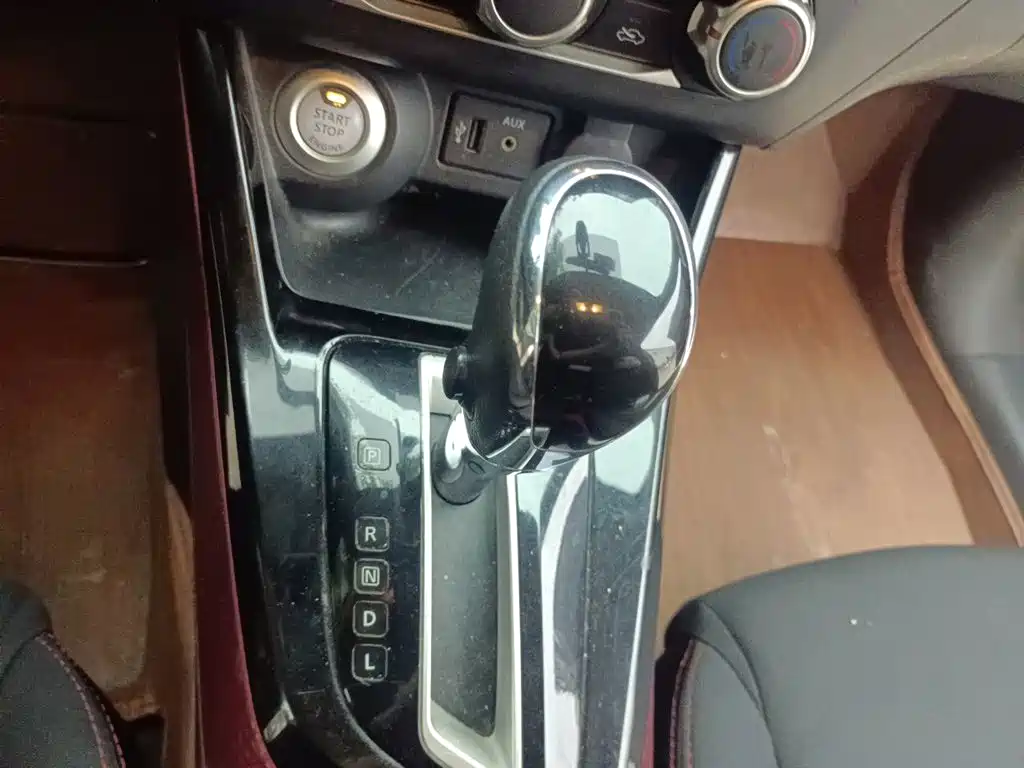 Nissan Bluebird — миниатюра 15