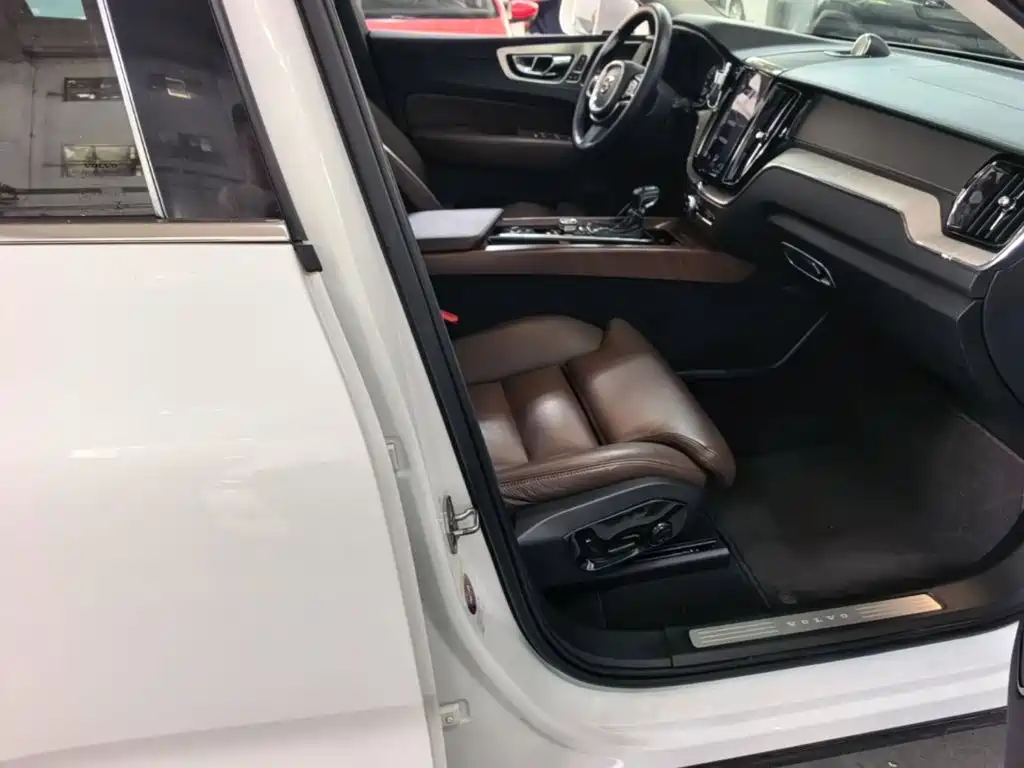 Volvo XC60 — миниатюра 25