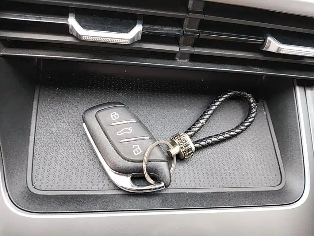 Roewe RX5 New Energy — миниатюра 9