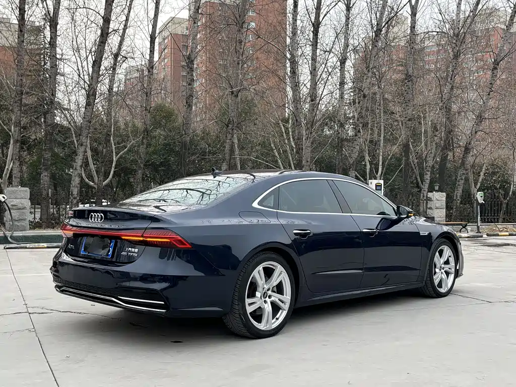 AUDI A7L