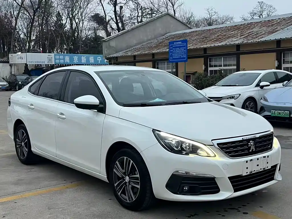 PEUGEOT 308