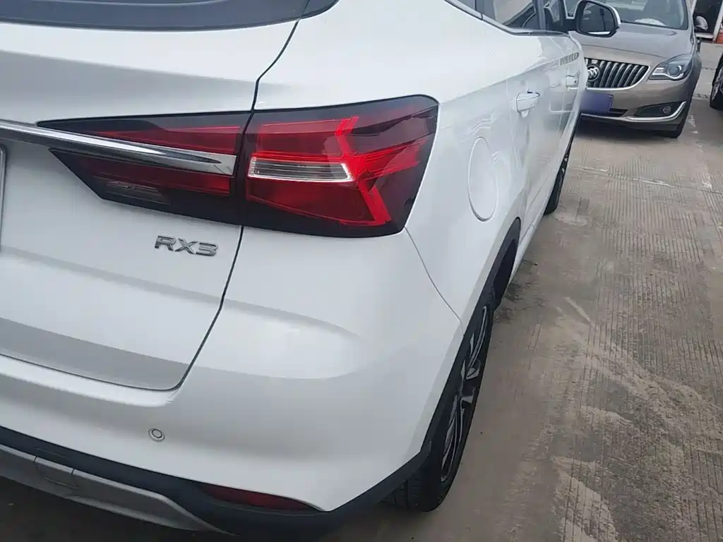 Roewe RX3 — миниатюра 8