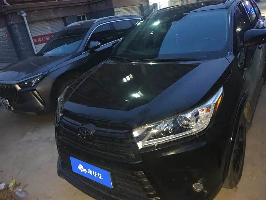 TOYOTA HIGHLANDER
