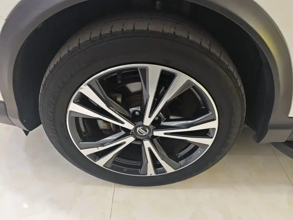 Nissan Qashqai — миниатюра 23