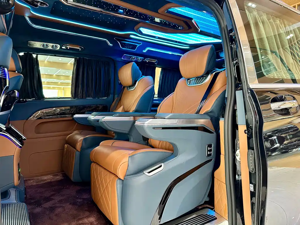 Mercedes-Benz Vito 2021 2.0T 7 мест
