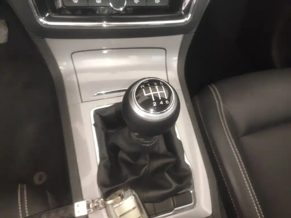Roewe RX5 — миниатюра 14