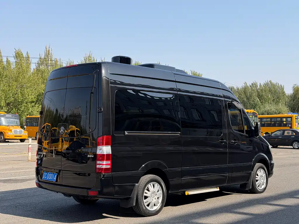 Mercedes-Benz Sprinter — миниатюра 2