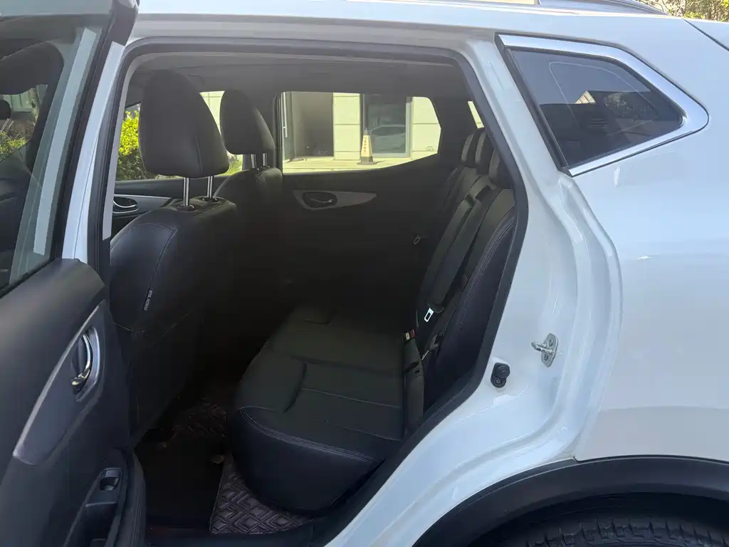 Nissan Qashqai — миниатюра 8
