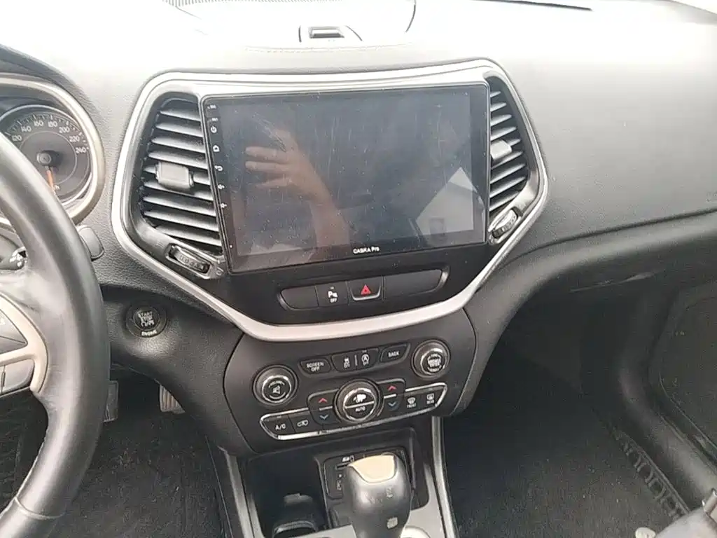 Jeep Cherokee — миниатюра 13