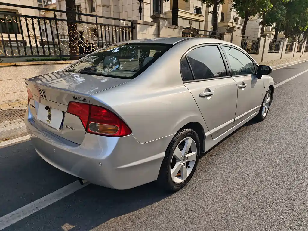 Honda Civic — миниатюра 7