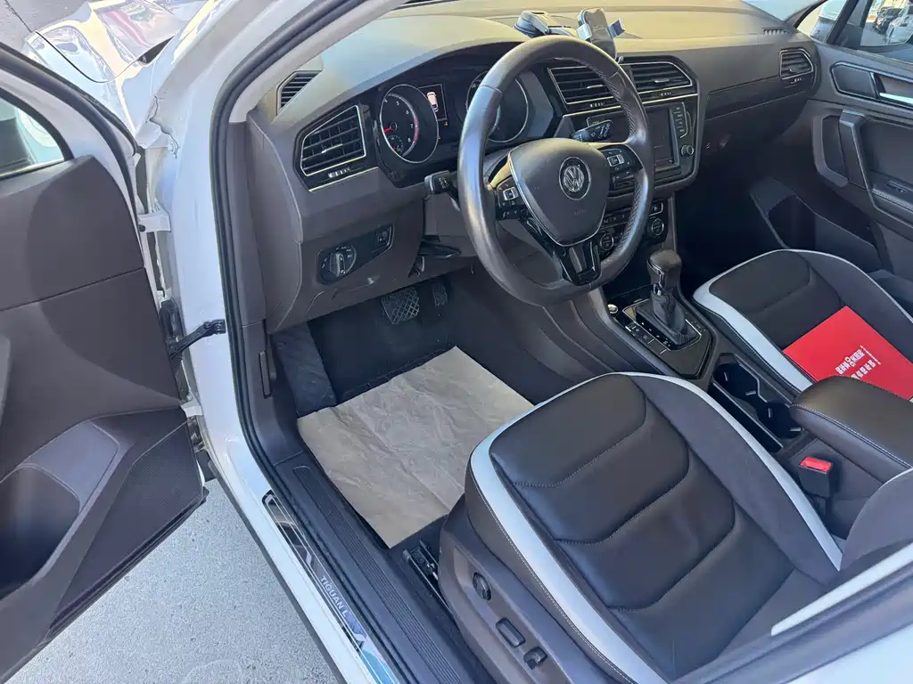 Volkswagen Tiguan L — миниатюра 8