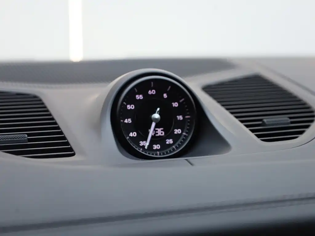 Porsche Cayenne — миниатюра 11