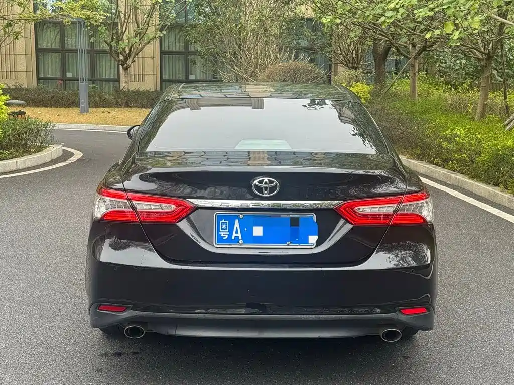 TOYOTA CAMRY