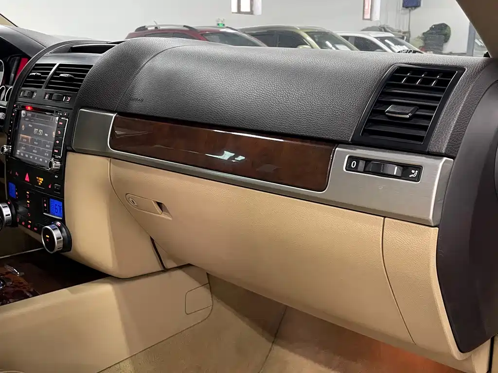 Volkswagen Touareg — миниатюра 16