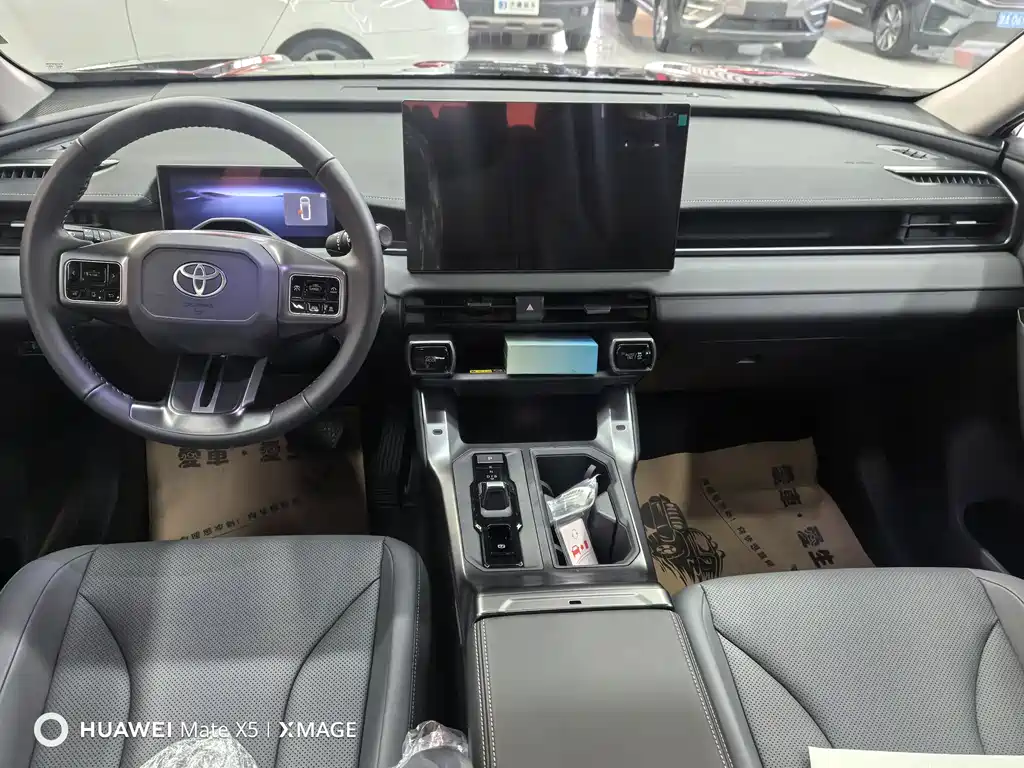 Toyota RAV4 2026 2.0L Luxury