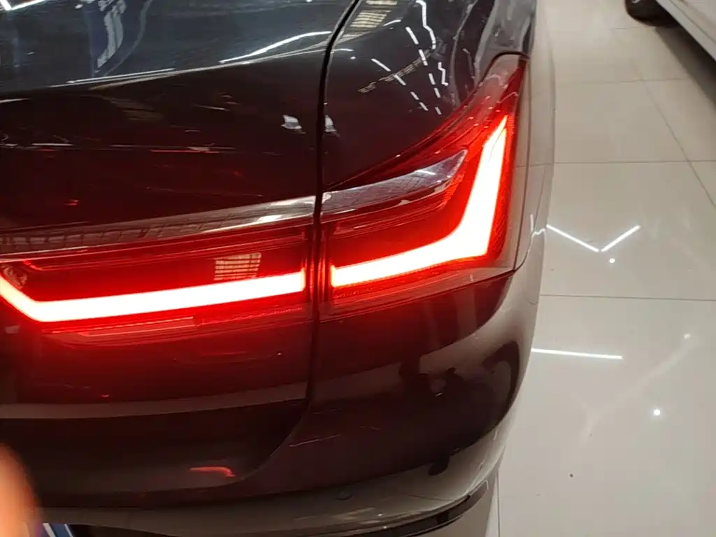 BYD Qin — миниатюра 8