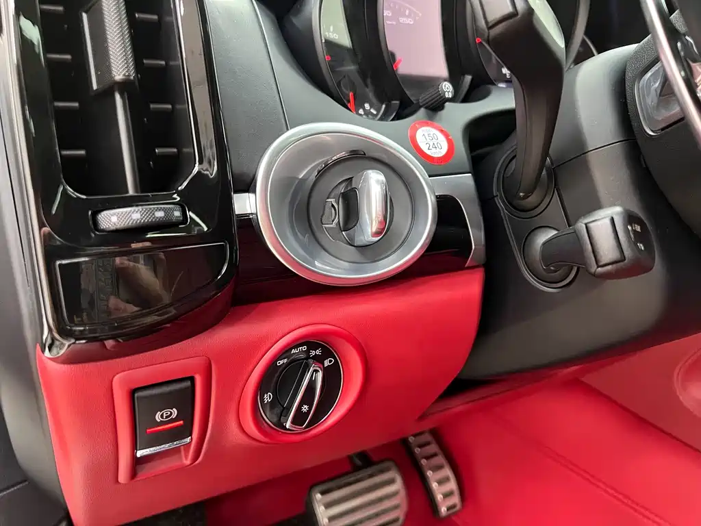 Porsche Cayenne — миниатюра 21
