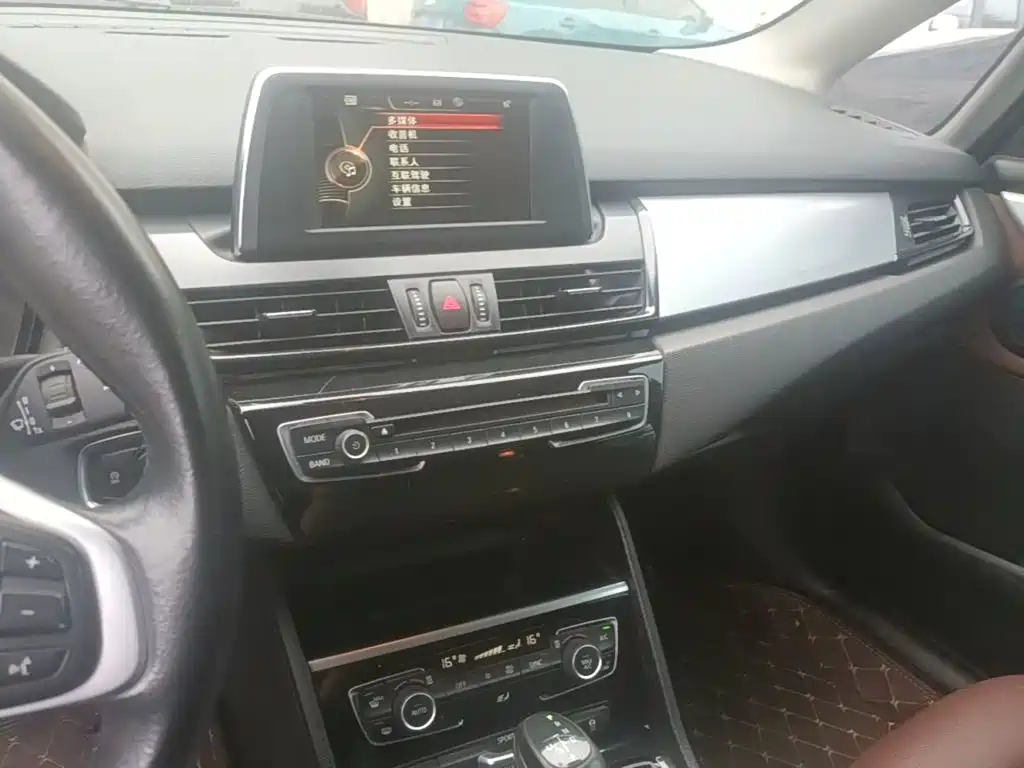 BMW 2 Series Active Tourer — миниатюра 13