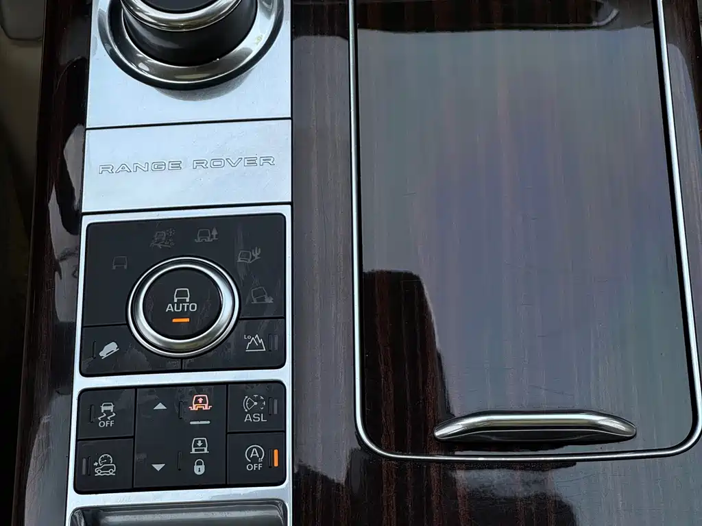 Land Rover Range Rover — миниатюра 16