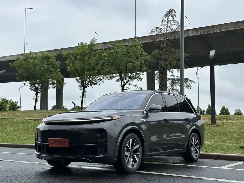 Li Auto L8