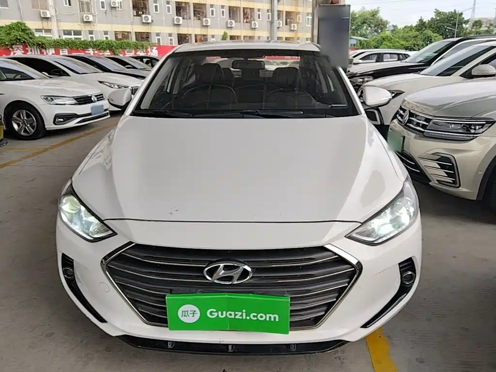 Hyundai Elantra — миниатюра 3