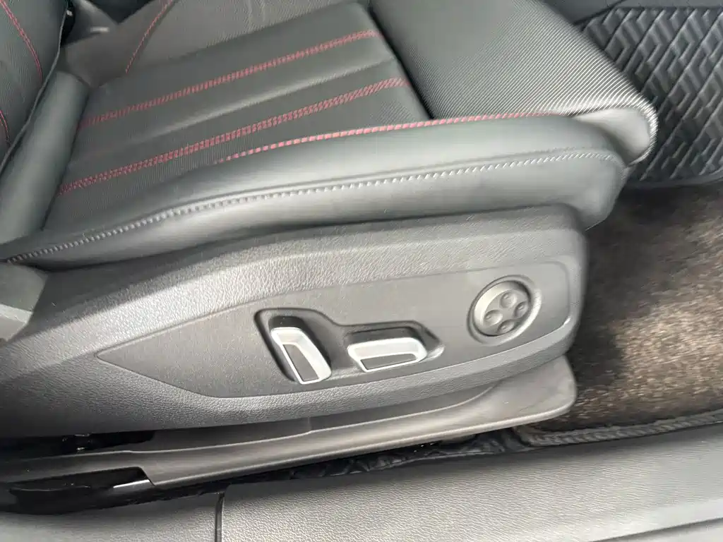 Audi A4L — миниатюра 27