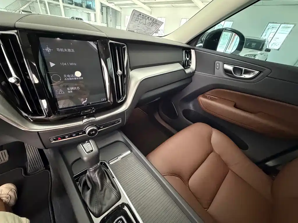 Volvo XC60 — миниатюра 10