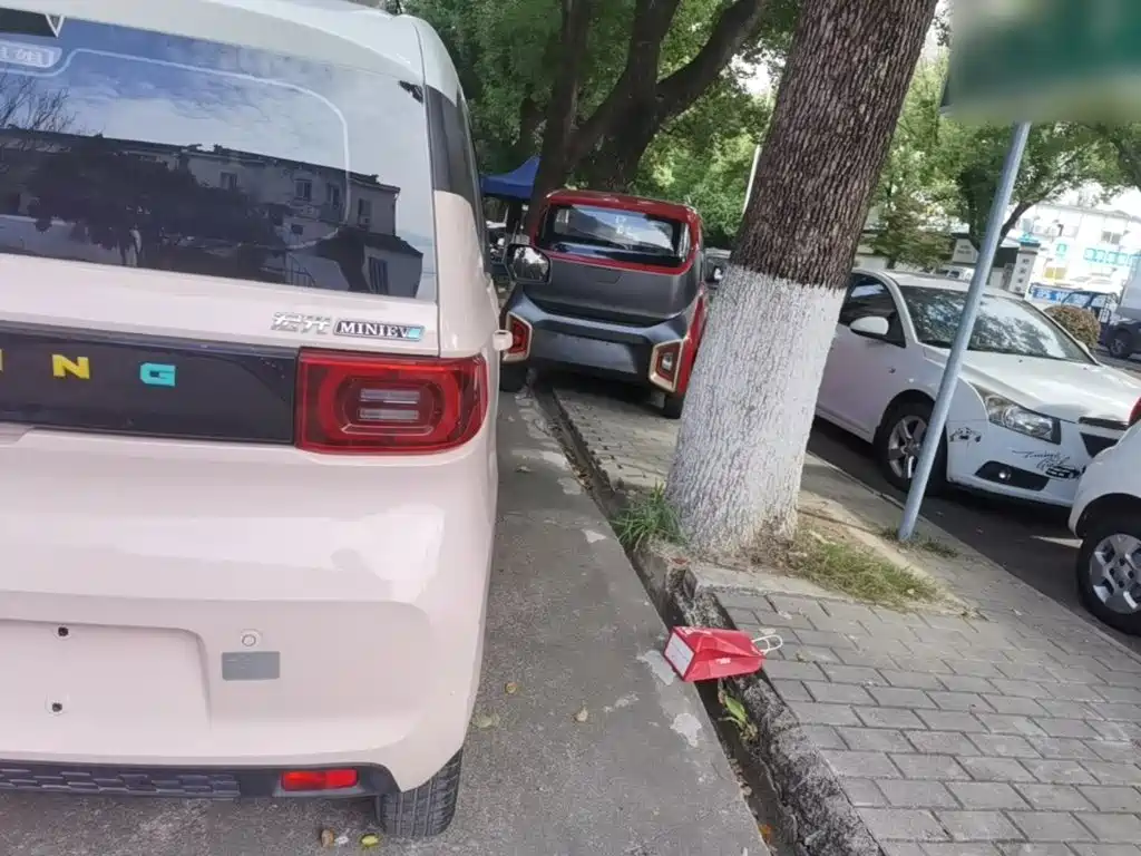 Wuling MINIEV — миниатюра 8