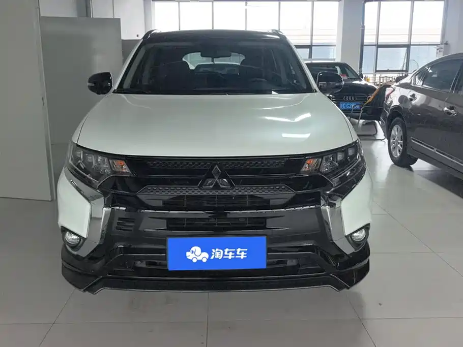 Mitsubishi Outlander — миниатюра 2