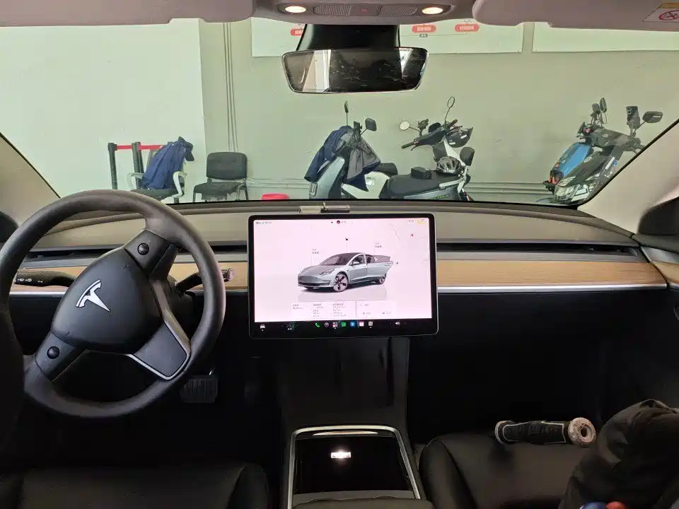 Tesla Model 3 — фотографии объявления, Фото 3