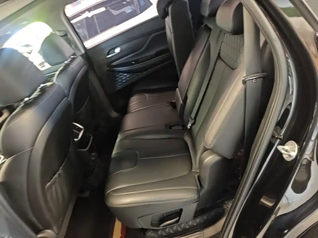 Hyundai Santa Fe — миниатюра 17