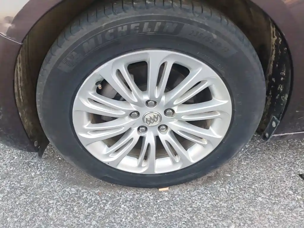 Buick LaCrosse — миниатюра 23