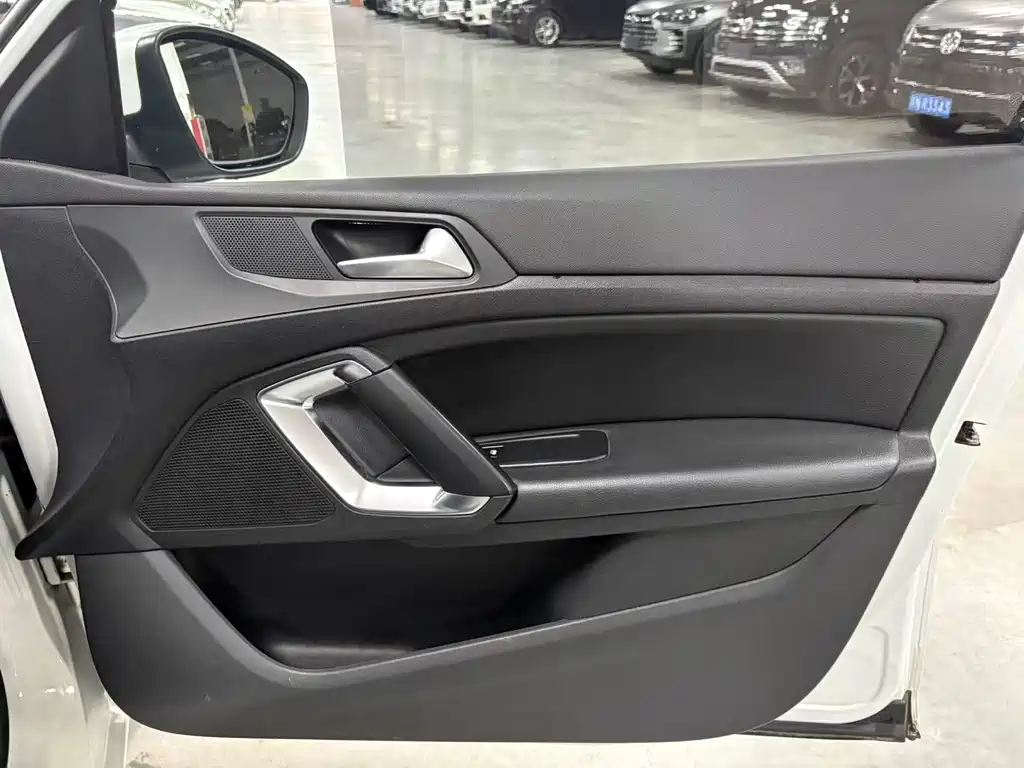 Peugeot 408 — миниатюра 17
