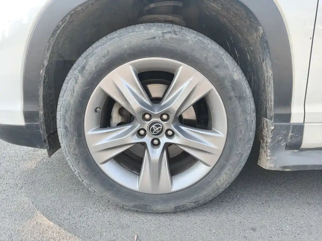 Toyota Highlander — миниатюра 18