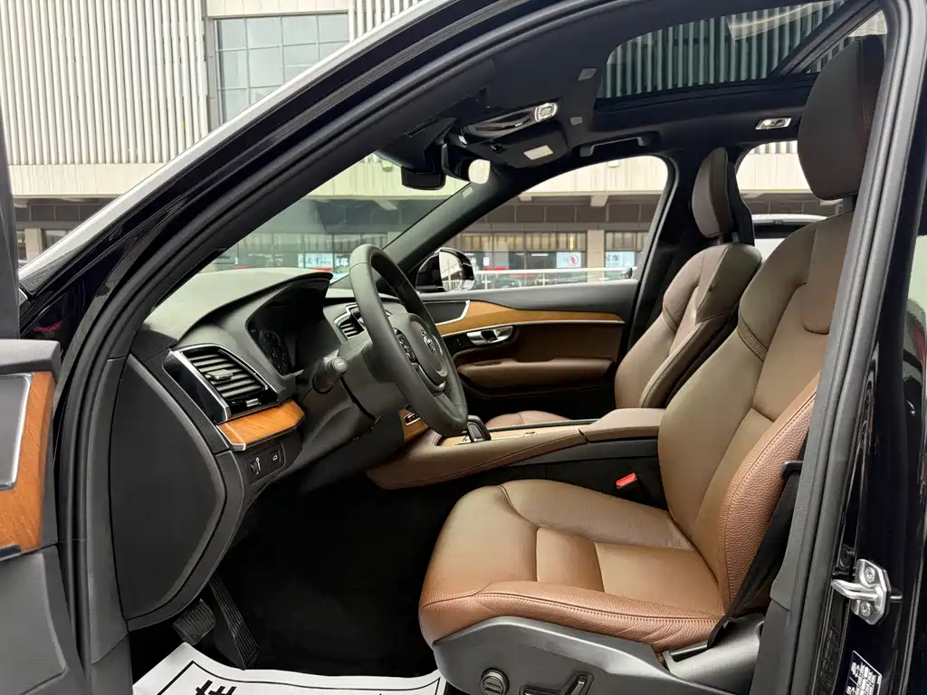 Volvo XC90 — миниатюра 19