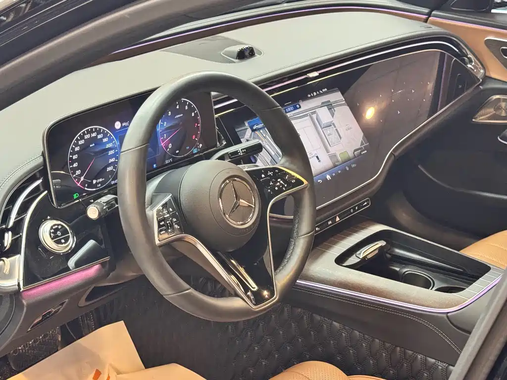 Mercedes-Benz E-Class — миниатюра 8