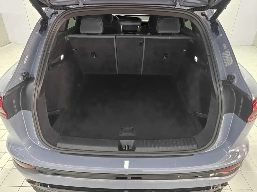 Audi Q6L e-tron — миниатюра 16