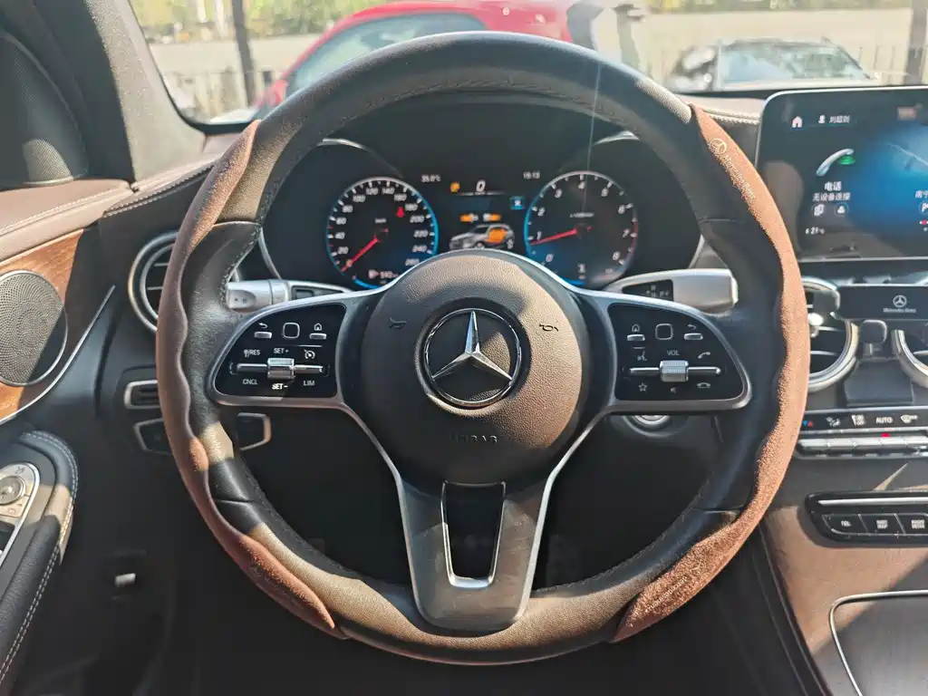 Mercedes-Benz GLC — миниатюра 8