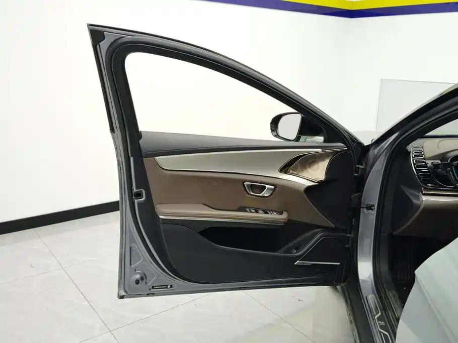 BYD Han — миниатюра 7