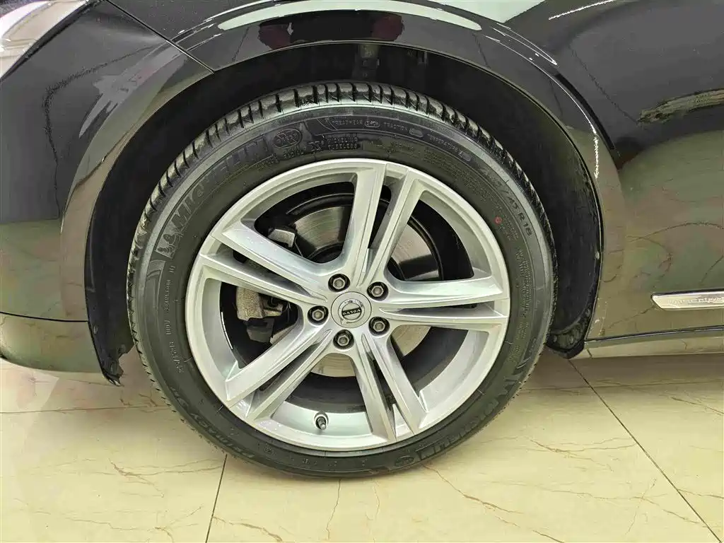 Volvo S90 2019 T5