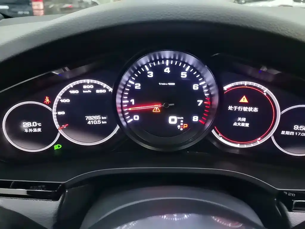 Porsche Cayenne — миниатюра 12