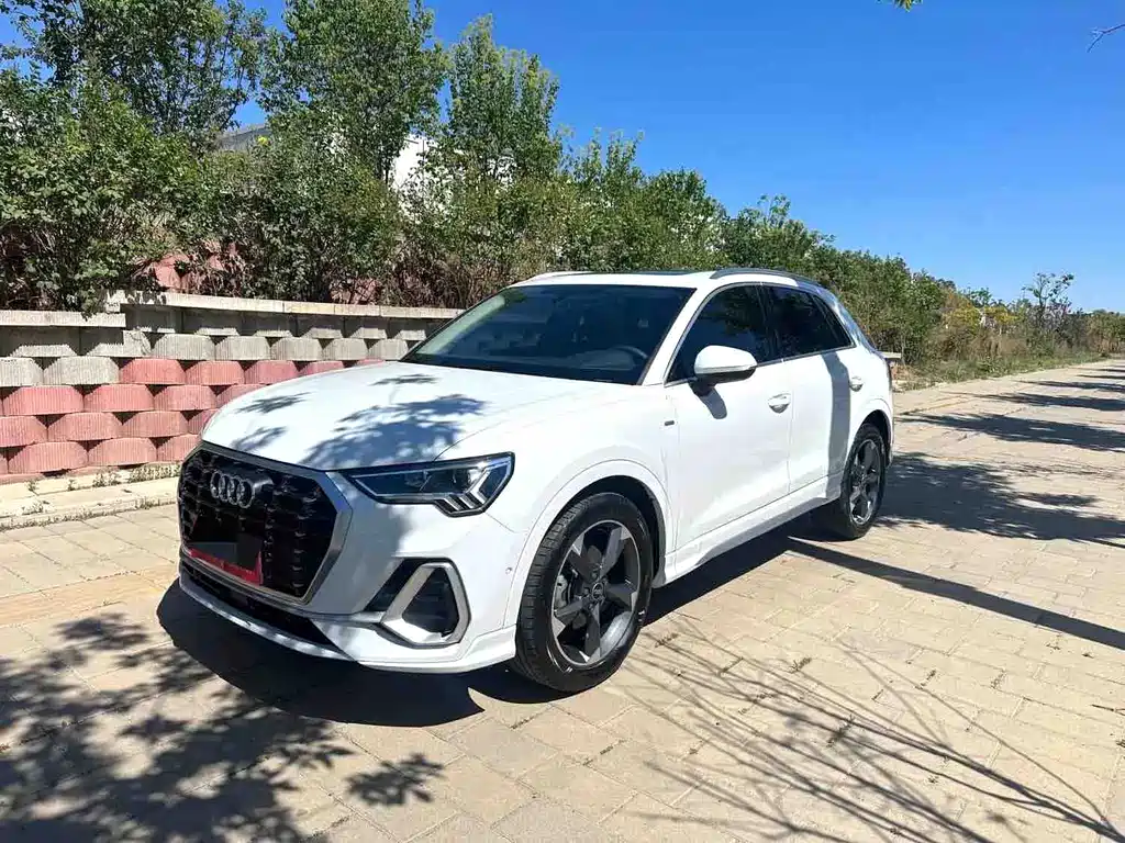 Купить Audi Q3