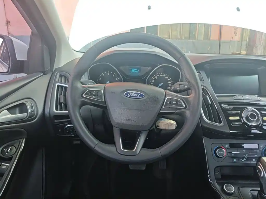 Ford Focus — миниатюра 11