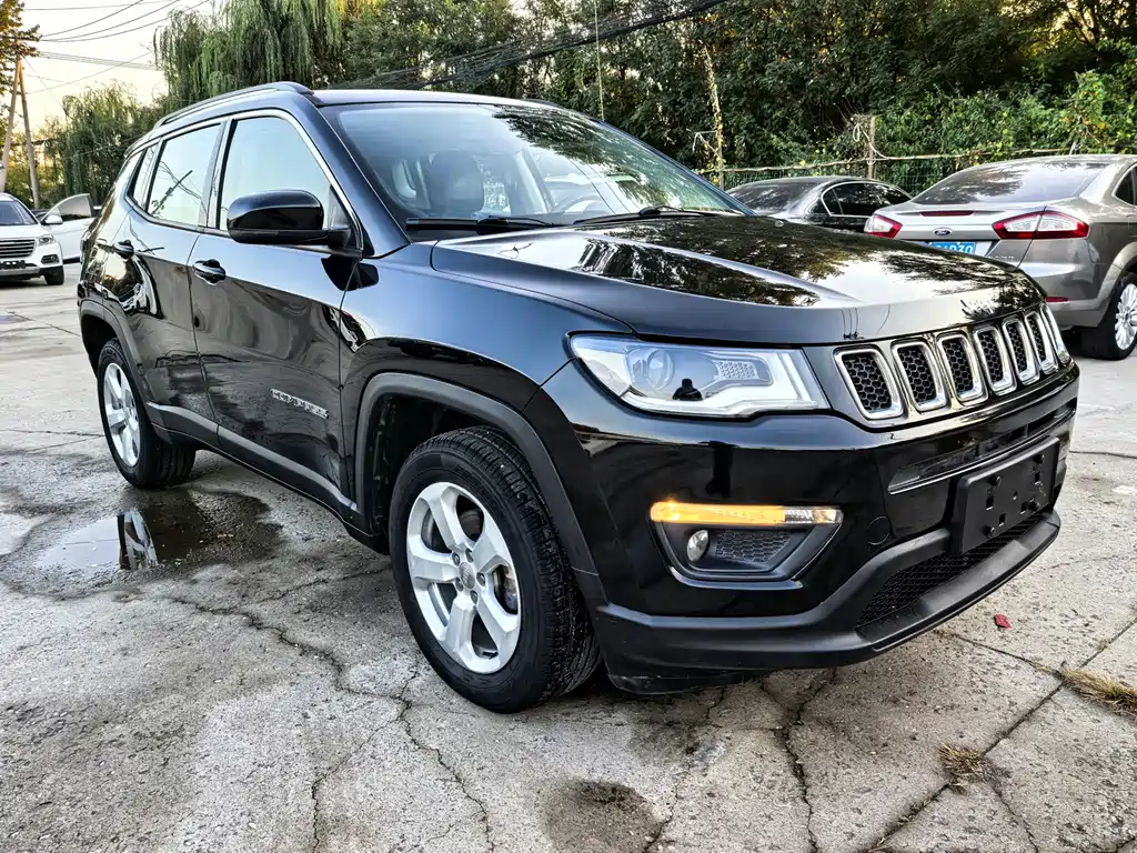 Jeep Compass — миниатюра 3