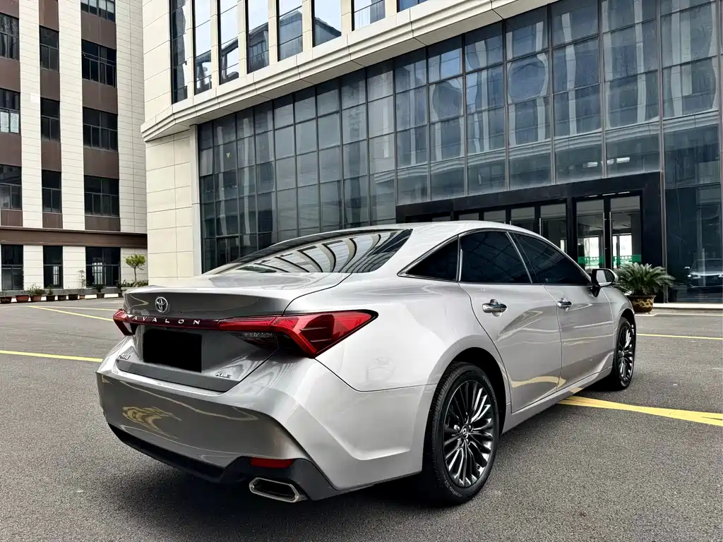 Toyota Avalon — миниатюра 6
