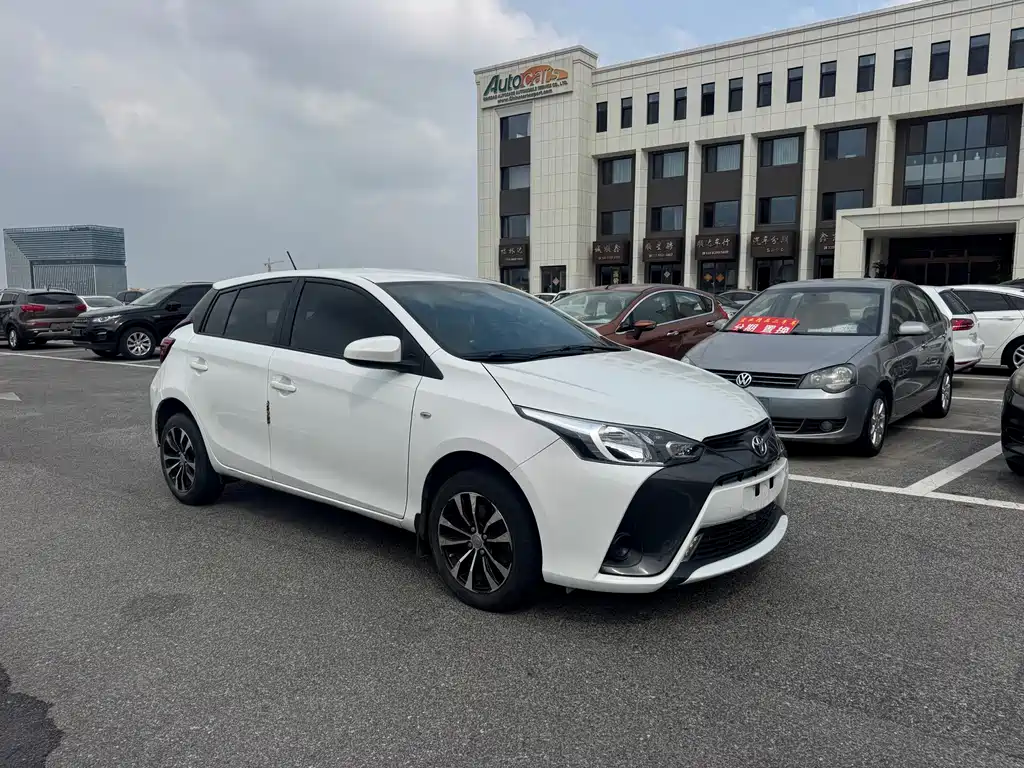 Toyota Yaris L — миниатюра 3