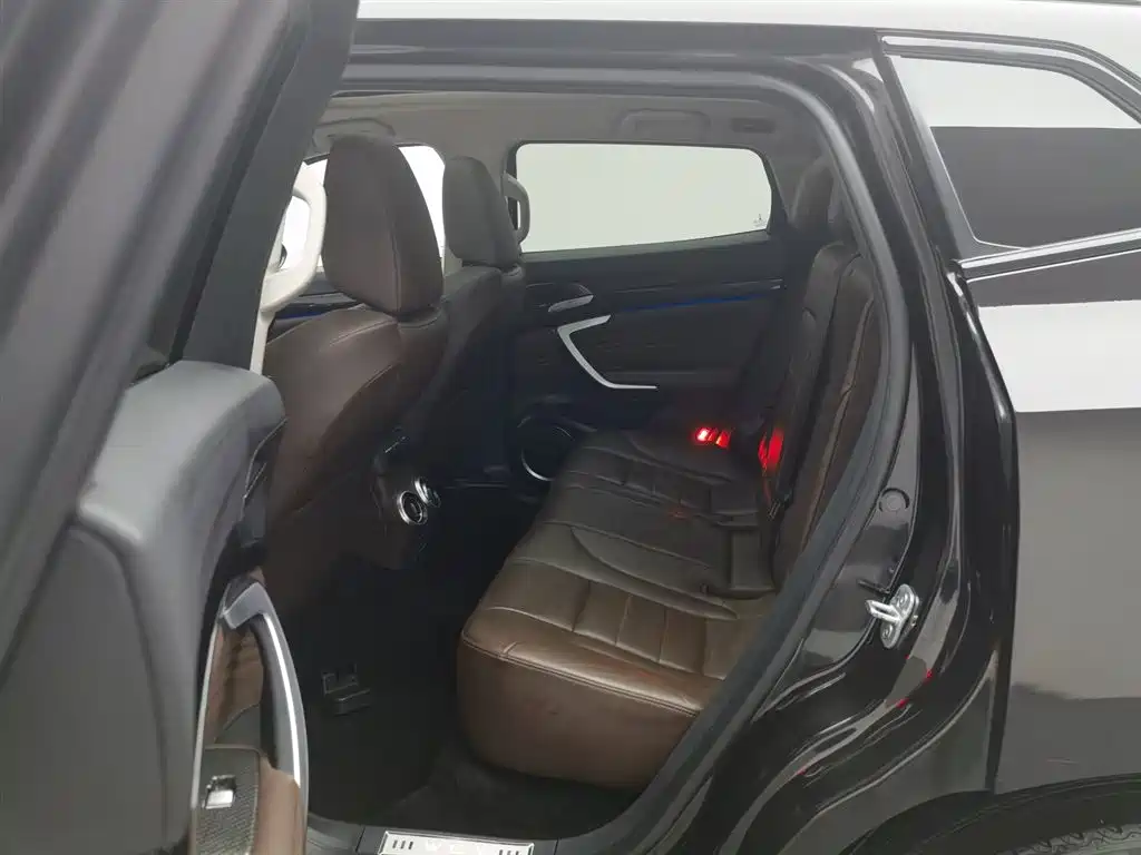 WEI PAI WEI BRAND VV7