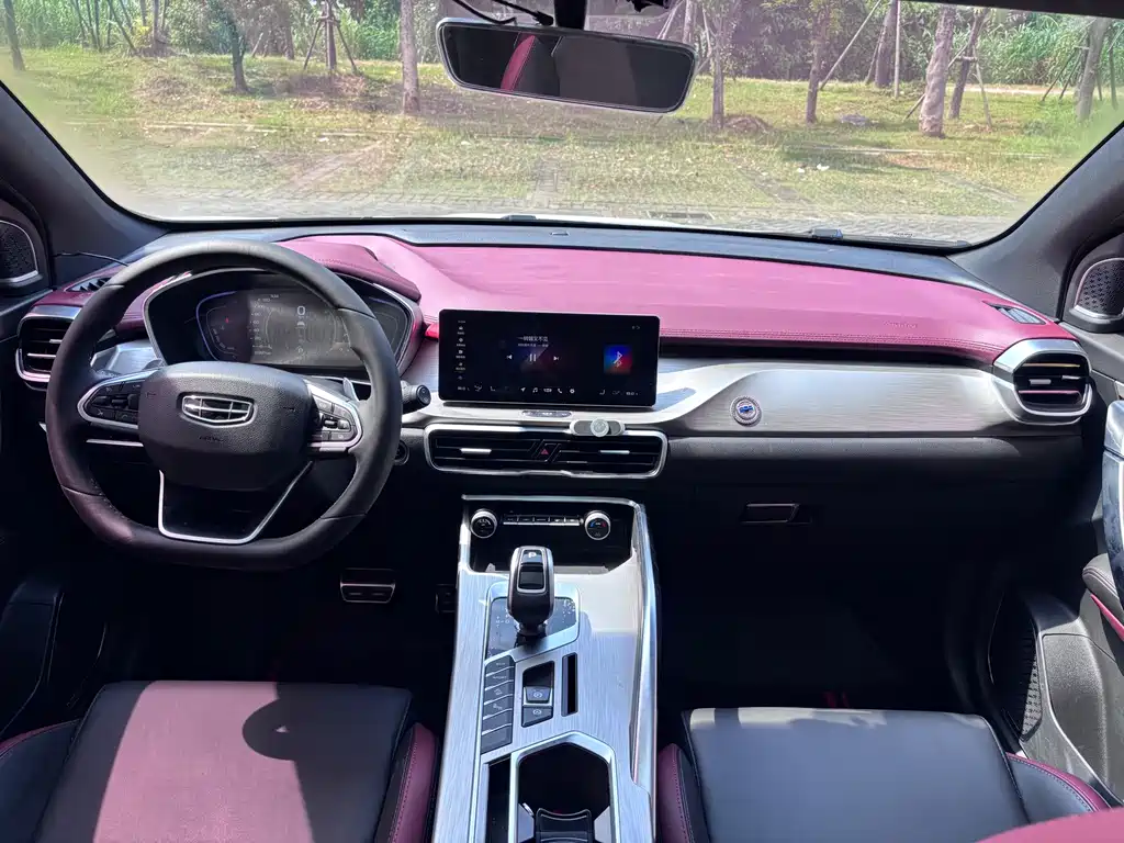 Geely Binyue — миниатюра 18