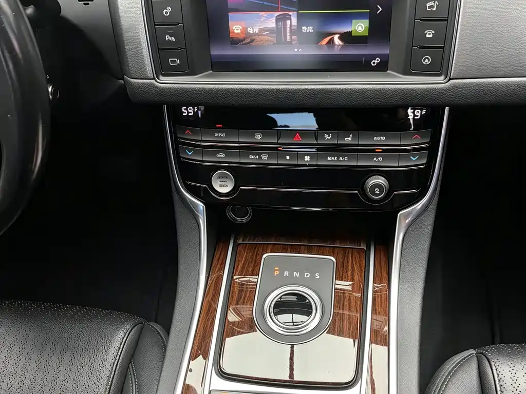 Jaguar XF — миниатюра 12